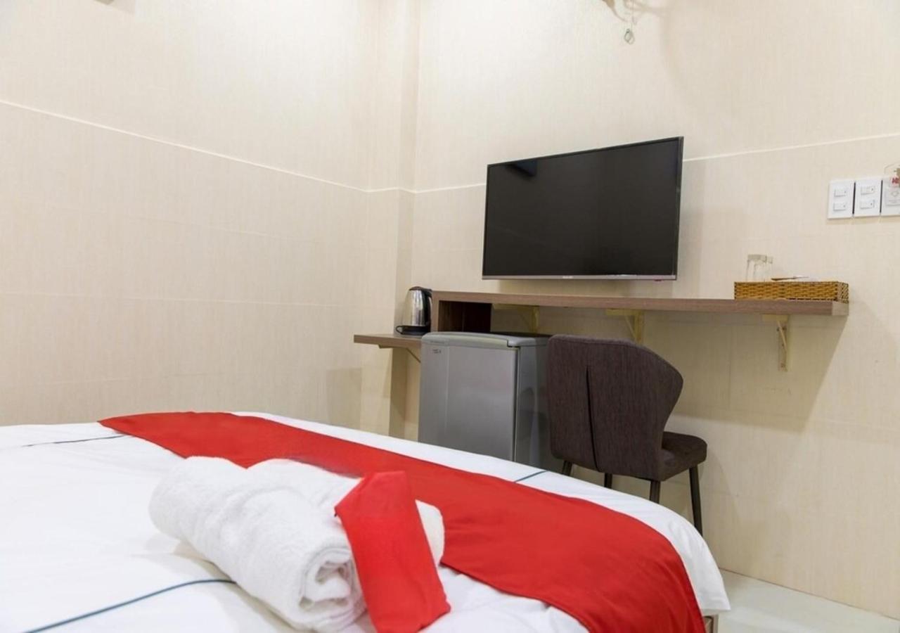 Bros Hotel Хошимін Екстер'єр фото